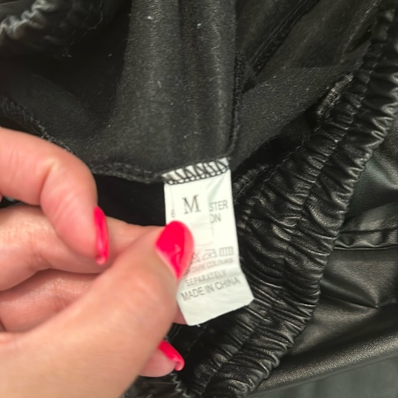 *last chance!!* Women’s black faux leather joggers - Picture 6 of 16